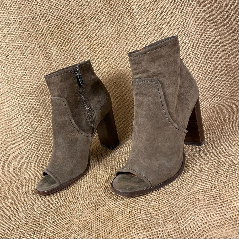 Frye Booties Boots Zip Ankle High Heel Brown Peep Toe Suede Leather Size 7